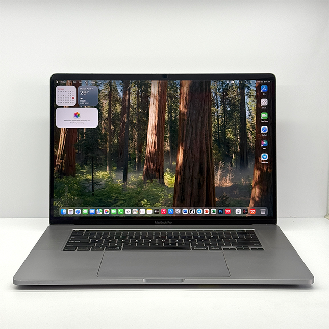 (USED) MACBOOK PRO 2019 (Core i7 / 16GB / SSD 512GB / Radeon 5300M 4GB / 16" 3K, Touch Bar)
