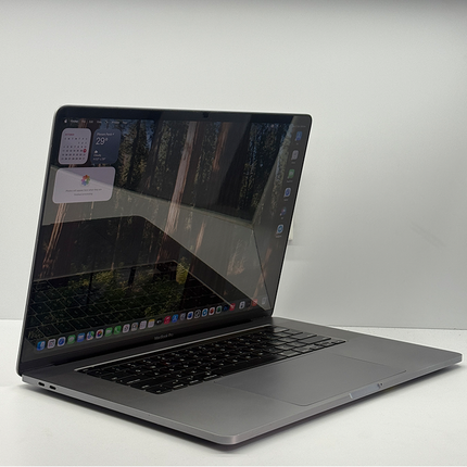 (USED) MACBOOK PRO 2019 (Core i7 / 16GB / SSD 512GB / Radeon 5300M 4GB / 16" 3K, Touch Bar)